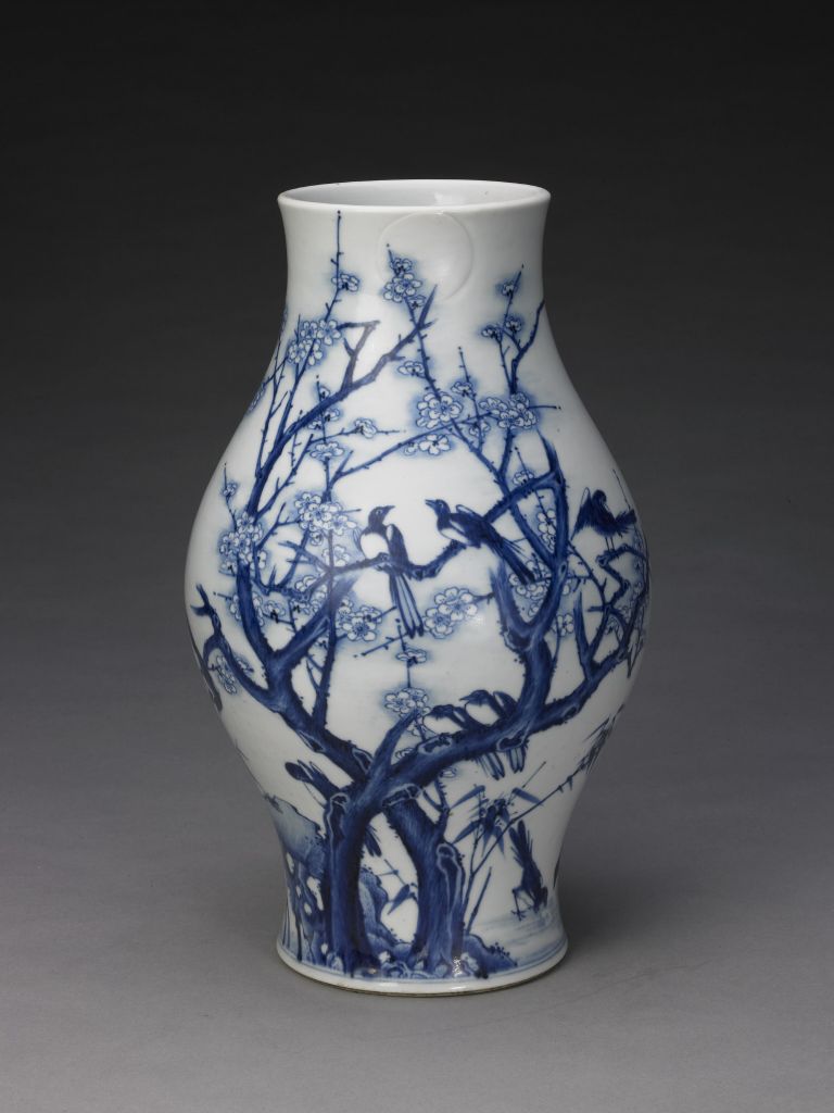 图片[1]-Blue and white plum bird vase-China Archive